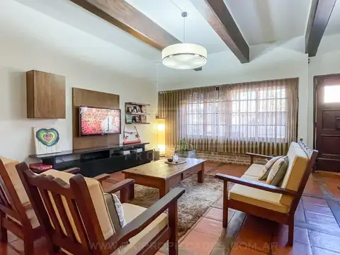 Casa 6 ambientes con 3 baños