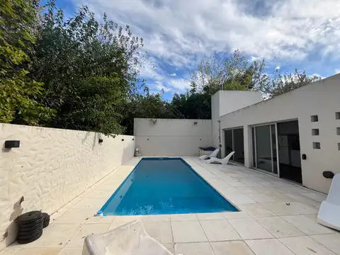 Excelente casa de 3 ambientes súper moderna