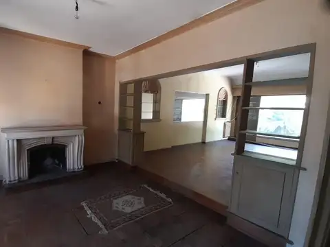 Casa 5 ambientes con 4 baños