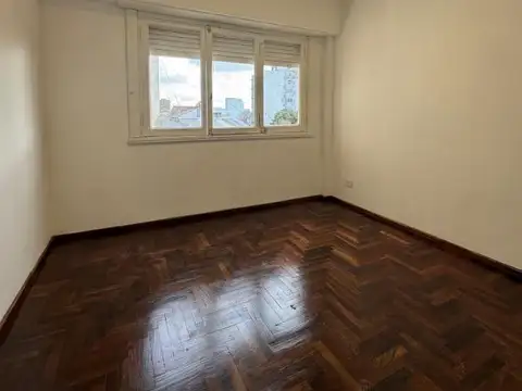 Departamento 3 ambientes, a la calle, c/balcón corrido, España 1300, Plaza Rocha