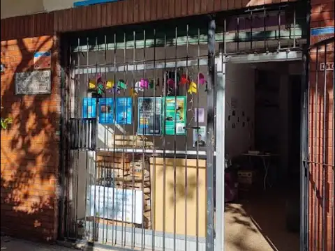 Fragata Sarmiento e/ Neuquén y Méndez de Andes