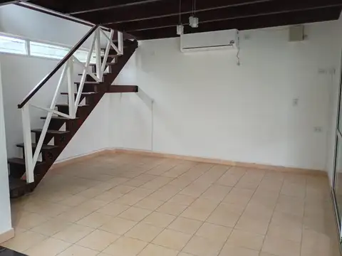 Casa 2 ambientes con 1 baño