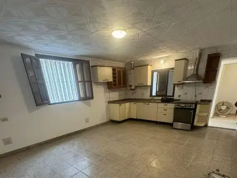PJE AZOPARDO 1400. Entre Esq av alem