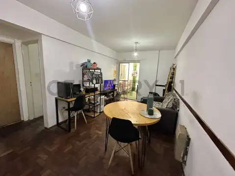 Venta departamento 2 dormitorios zona Abasto