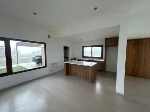 Casa en Alquiler en San Roque, USD 1.400