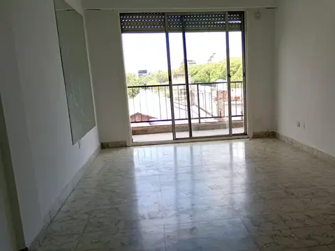 SAN CRISTOBAL Depto 3 amb al contrafrente