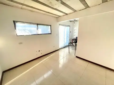 Venta casa 3 ambientes a terminar Felix U. Camet
