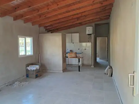 Casa 2 ambientes con 1 baño