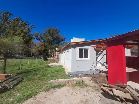 Casa 2 ambientes con 1 baño