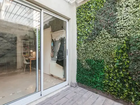 Casa 2 ambientes con 2 baños