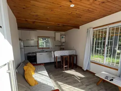 Casa 2 ambientes con 1 baño