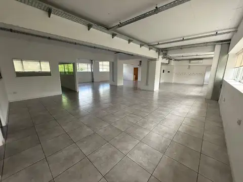 Oficina en Alquiler al Este
