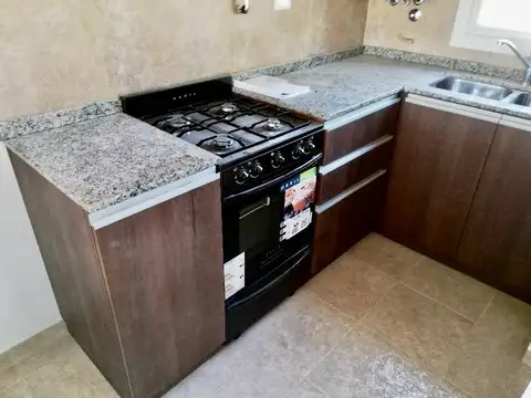 Casa en Alquiler con 1 cochera