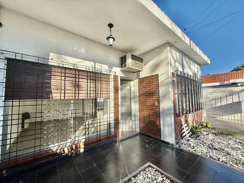 Casa en PH 3 ambientes independiente en Ituzaingó Norte