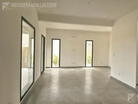 Casa 4 ambientes con 3 baños