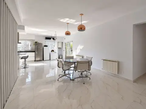 Casa 5 ambientes con 3 baños