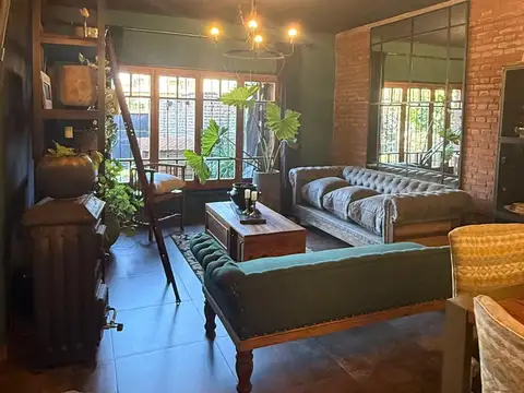 OPORTUNIDAD DOS CASAS INGNIERO BUDGE 5 DORMITORIOS