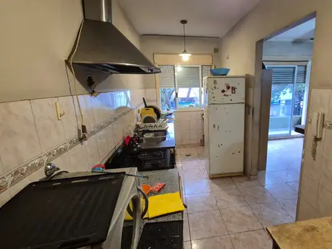 4 AMB AL FRENTE CON BALCON Y PEQUEÑO PATIO - 25 AÑOS DE CONSTRUIDO !