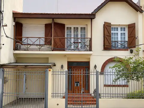 VENTA CASA PUNTA CARRETAS 3 DORM GGE PARRILLERO