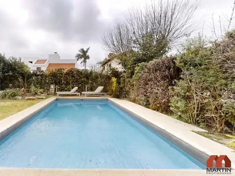 Casa en Venta de 5 Ambientes en Aranjuez Country Club con Pileta