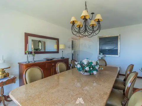 Casa 7 ambientes con 3 baños