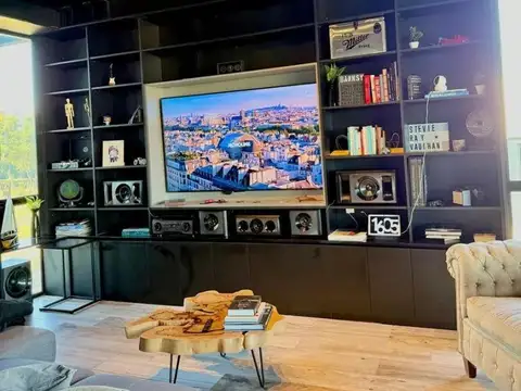 Casa en Venta en Barrio Náutico Canal, USD 630.000