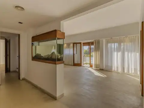 Departamento en Alquiler con 2 cocheras