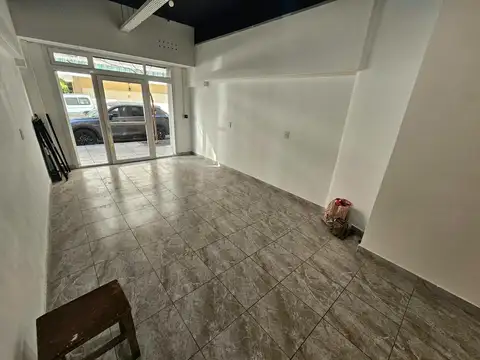 Local en Alquiler en Flores, $ 2.000.000