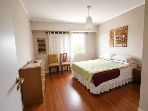 Depto Tipo Casa 6 ambientes con 2 baños