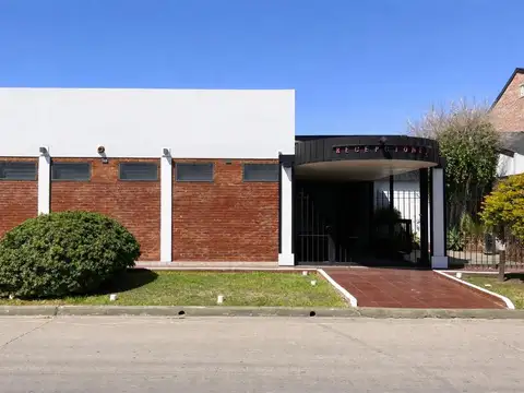 Local para eventos o uso de depósito- VENTA/ALQUILER- Ituz