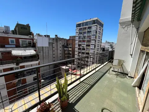 Venta. 5 Ambientes. Balcón terraza. Talcahuano y Paraguay.