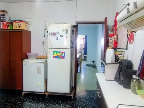 Casa 8 ambientes con 3 baños