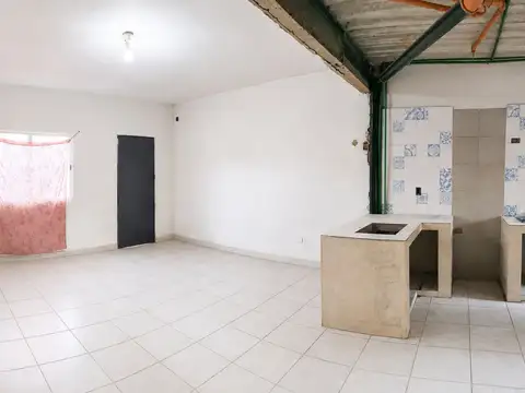 Casa 3 ambientes con 1 baño