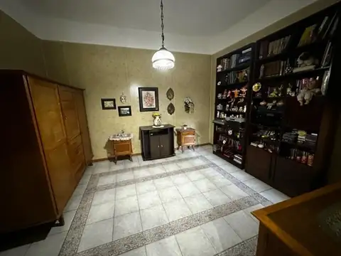 Casa 5 ambientes con 2 baños