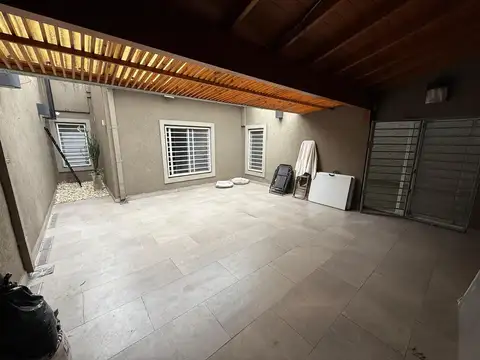Depto Tipo Casa en Alquiler de 3 ambientes