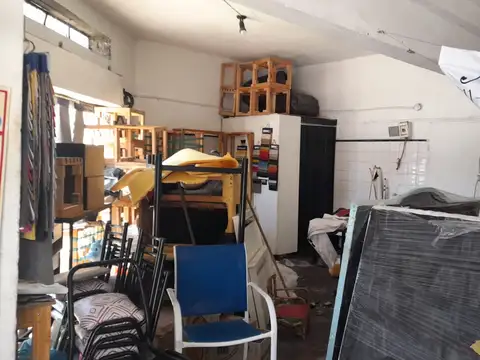 2 CASAS + 2 LOCALES 220 MTS 2 APROX  ATENAS 100 VILLA LUZURIAGA