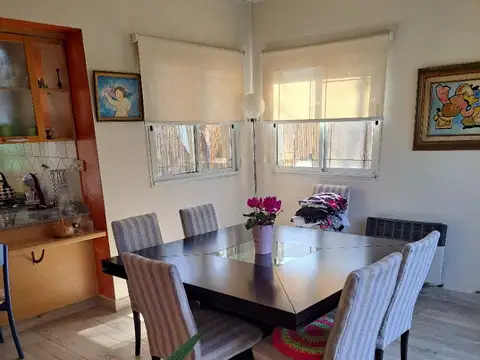 Casa 6 ambientes con 3 baños