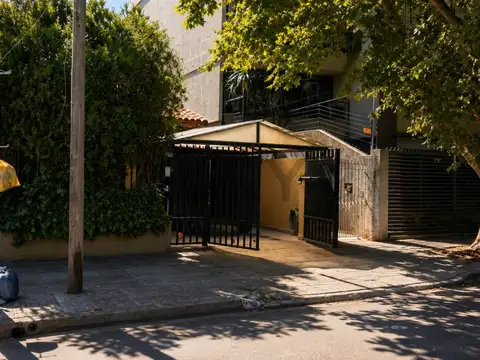 Dr. Ricardo Gutierrez 700, Piso 0