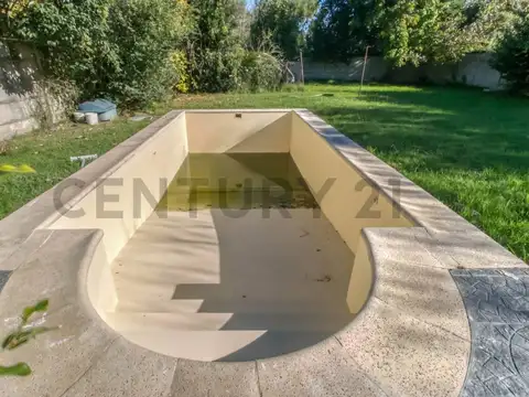 Casa 5 ambientes con 2 baños