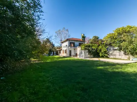 Casa en venta 3 dormitorios con pileta en City Bell 459 e/ 21c y 21d