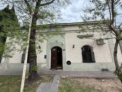 CASA EN VENTA EN PERGAMINO CON PATIO