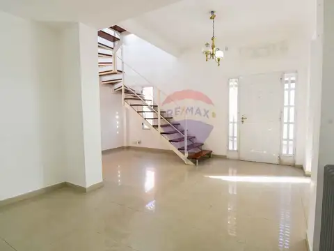 Depto Tipo Casa en Venta con 2 cocheras