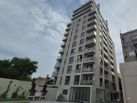 Pergamino 100, Piso 9