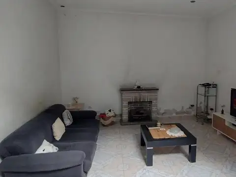Casa 2 ambientes con 1 baño