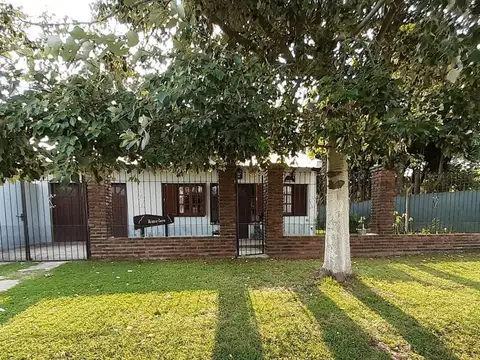 Casa de dos dormitorios- Pileta- Villa Amelia