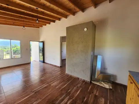 Casa 2 ambientes con 1 baño