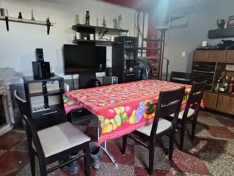 Casa 4 ambientes con 1 baño