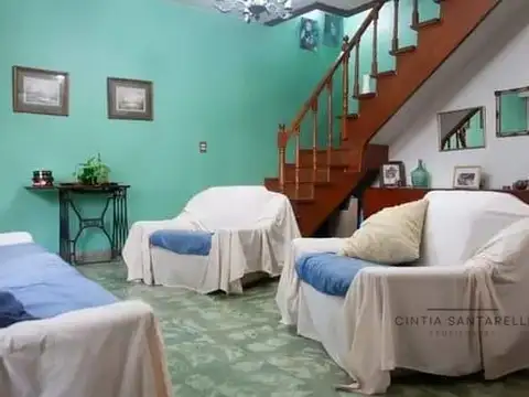 Casa 6 ambientes con 2 baños