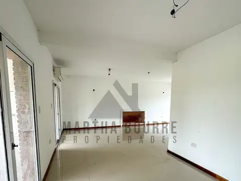 Casa 5 ambientes con 4 baños