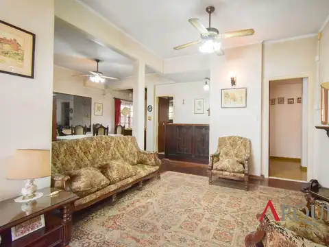 Casa 4 ambientes con 4 baños